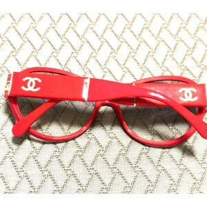 CHANEL patent leather Red Sunglasses with Logo 13x43x135 mm